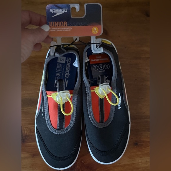 Speedo Junior Water Shoes - Black and Red, Size Small 13/1 - Picture 1 of 6